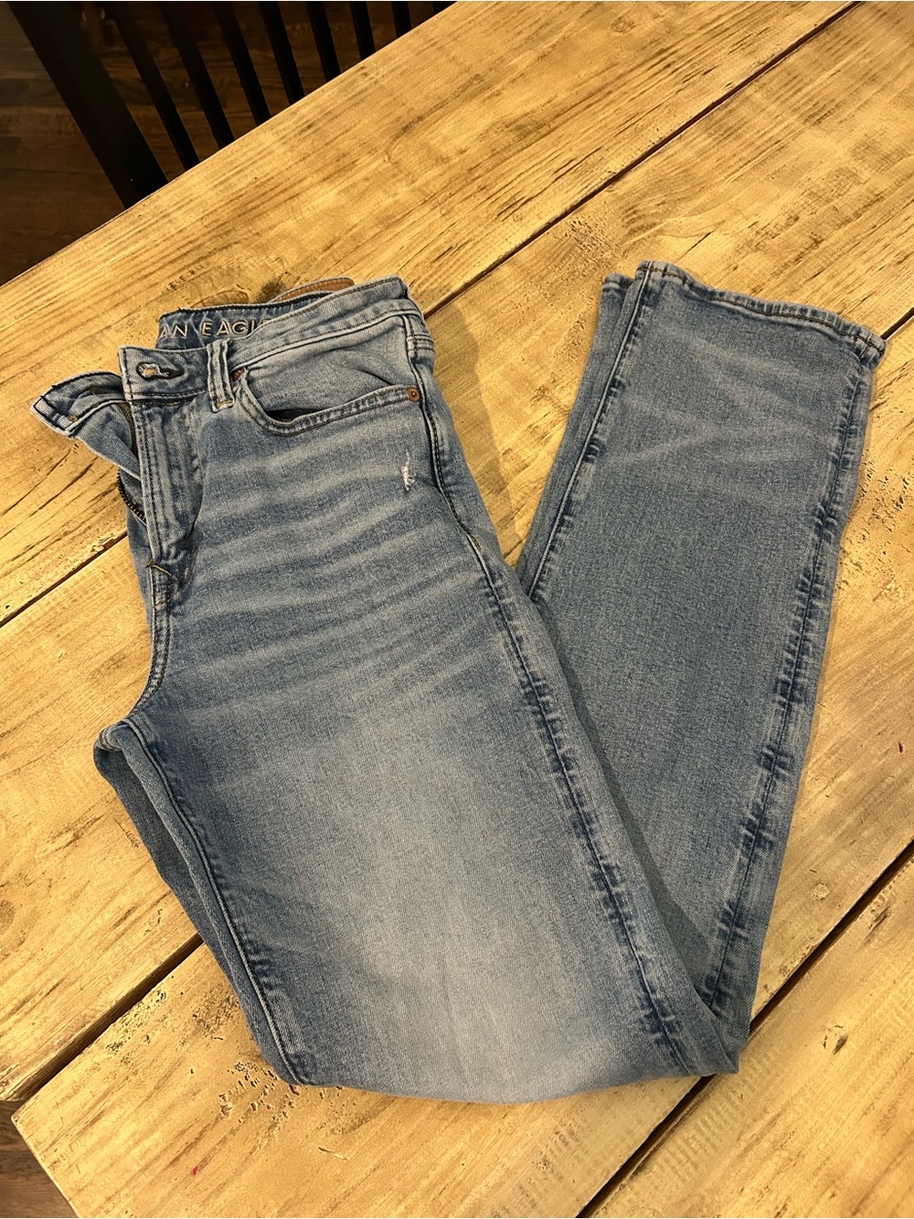 American Eagle Men’s Relaxed straight jeans - medium wash
